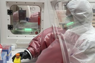 Le redécollage de plus de 10% des exportations de produits chimiques et pharmaceutiques, pour 11,35 milliards, a alimenté l'essentiel de l'accélération à la sortie. (KEYSTONE/Sandra Hildebrandt)